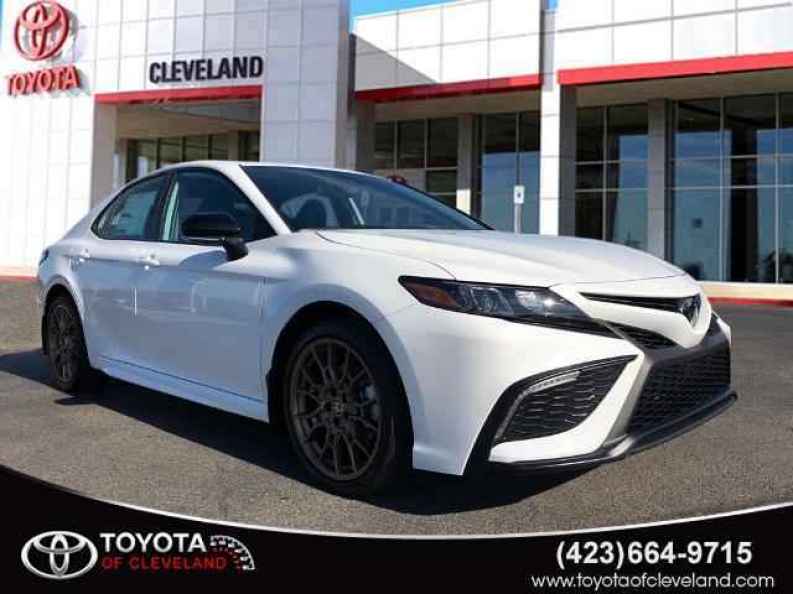 2024 Toyota Camry SE Nightshade's photo
