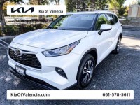 Used, 2020 Toyota Highlander XLE FWD, White, NK3752A-1
