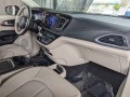 2017 Chrysler Pacifica Limited FWD, HR506032, Photo 26