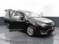 2017 Chrysler Pacifica Touring-L FWD, NK3952B, Photo 38