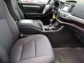 2017 Toyota Highlander LE I4 FWD, PU136039A, Photo 19