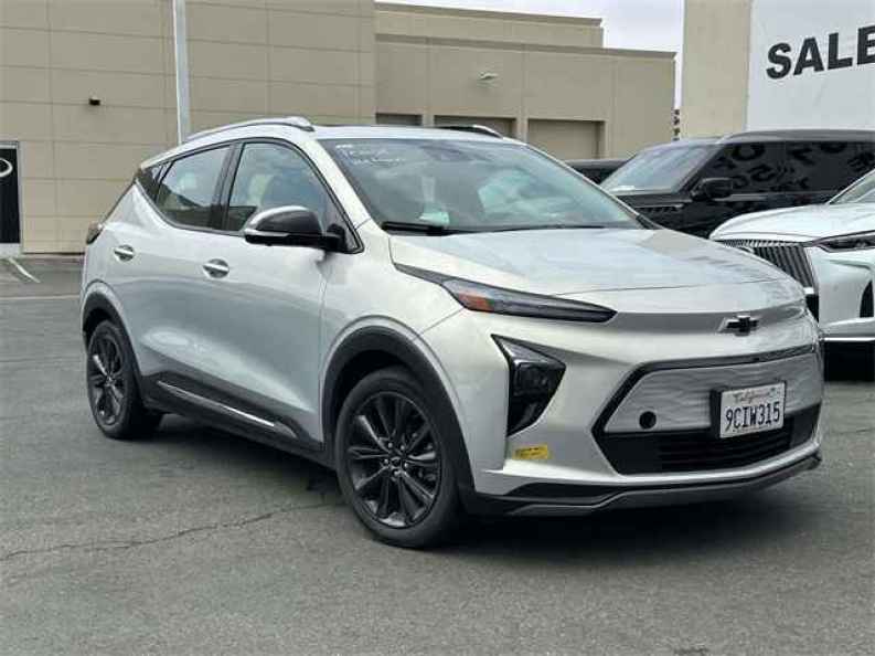 Used 2022 Chevrolet Bolt EUV Premier with VIN 1G1FZ6S02N4122612 for sale in Santa Clarita, CA