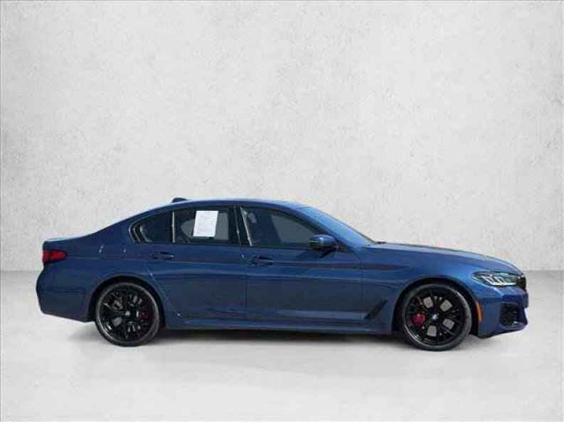 2023 BMW 5 Series M550i - Photo 4