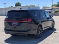 2023 Chrysler Pacifica Hybrid Limited FWD, PR609347, Photo 2