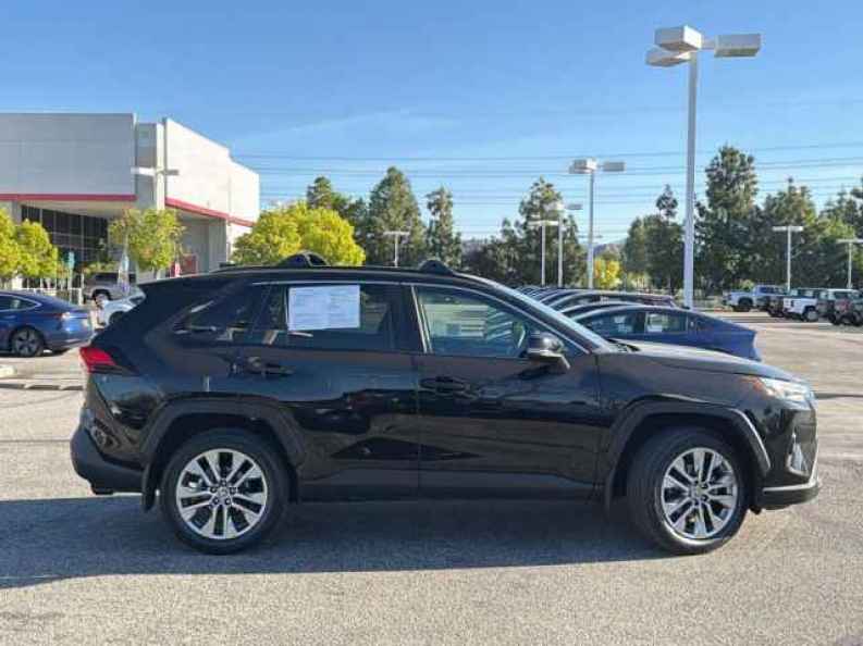 2023 Toyota RAV4 XLE Premium - Photo 3