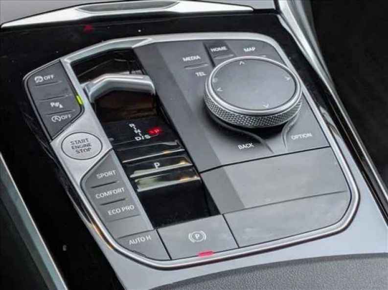 2024 BMW 3 Series 330i - Photo 12