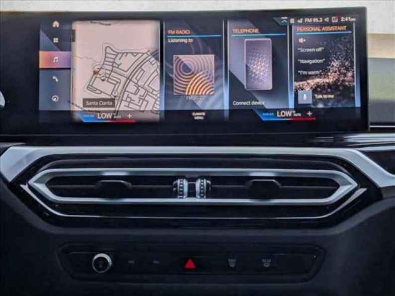 2024 BMW 3 Series 330i - Photo 15
