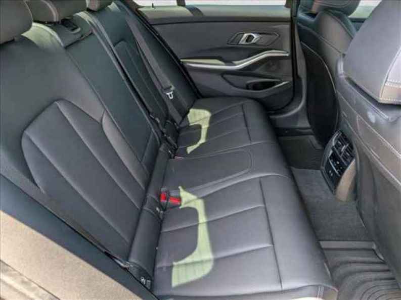 2024 BMW 3 Series 330i - Photo 21