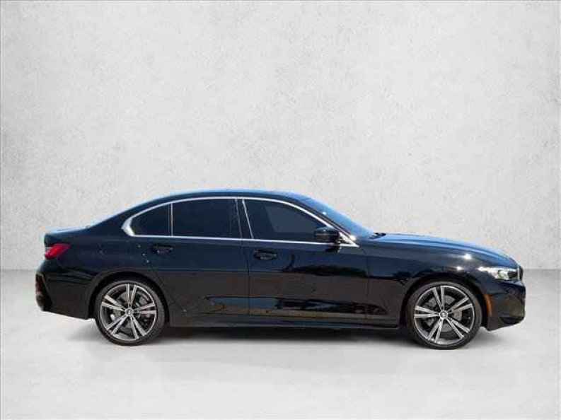 2024 BMW 3 Series 330i - Photo 4