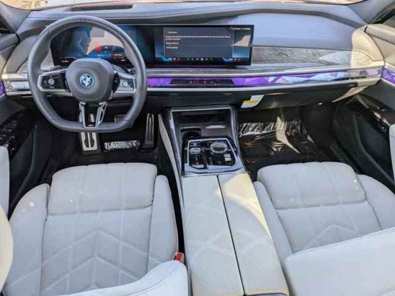2024 BMW i7 Base - Photo 18
