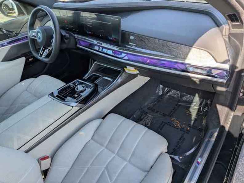 2024 BMW i7 Base - Photo 23