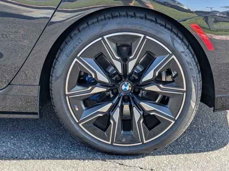2024 BMW i7 Base - Photo 25