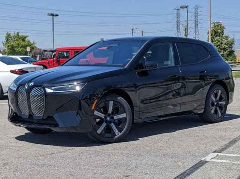 2024 BMW iX xDrive50's photo