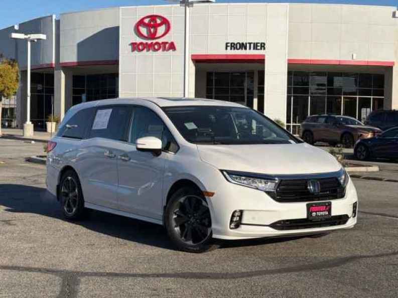 2024 Honda Odyssey Elite's photo