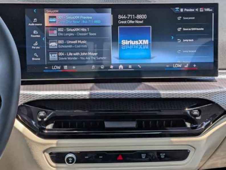 2025 BMW 3 Series 330i - Photo 15