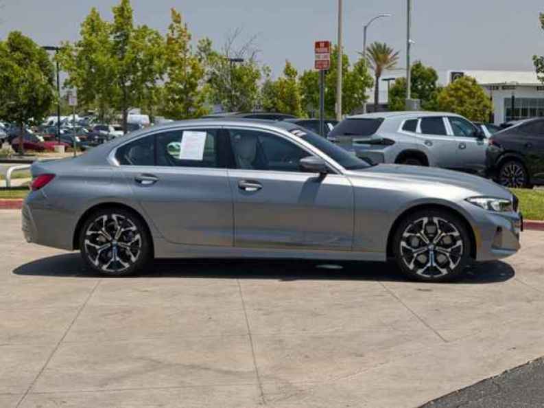 2025 BMW 3 Series 330i - Photo 4