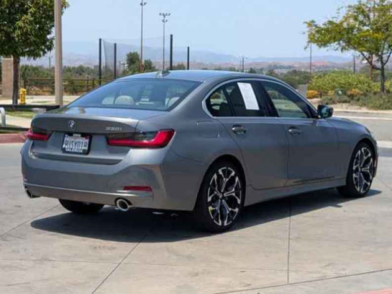 2025 BMW 3 Series 330i - Photo 5
