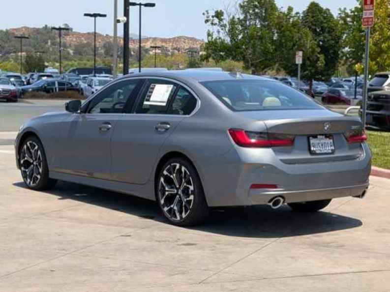 2025 BMW 3 Series 330i - Photo 8