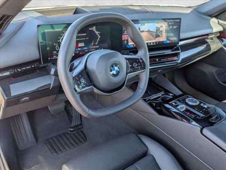 2025 BMW 5 Series 530i - Photo 10