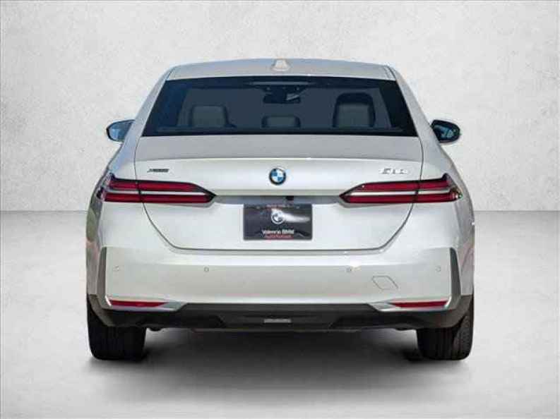 2025 BMW 5 Series 530i - Photo 7
