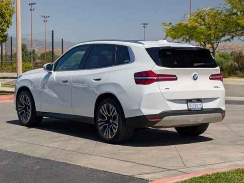 2025 BMW X3 30 - Photo 8