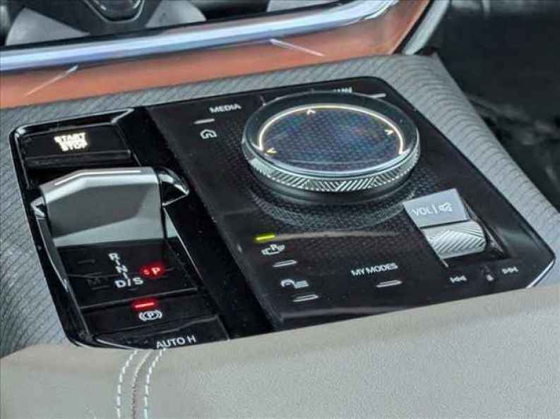 2025 BMW X3 30 - Photo 12