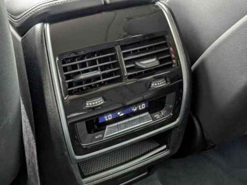 2025 BMW X7 40i - Photo 18