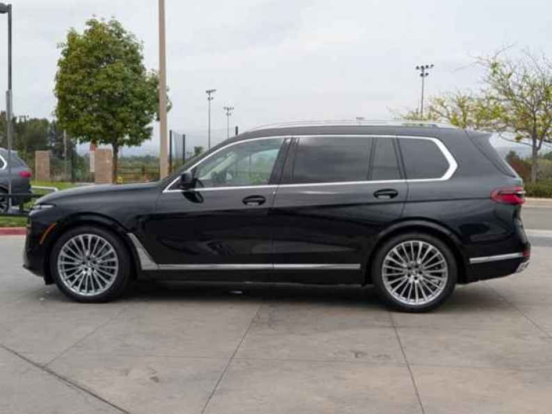 2025 BMW X7 40i - Photo 9