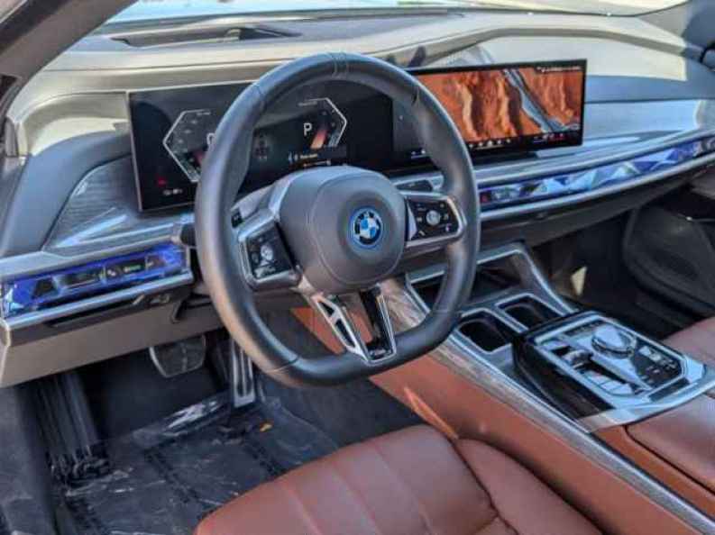 2025 BMW i7 50 - Photo 10