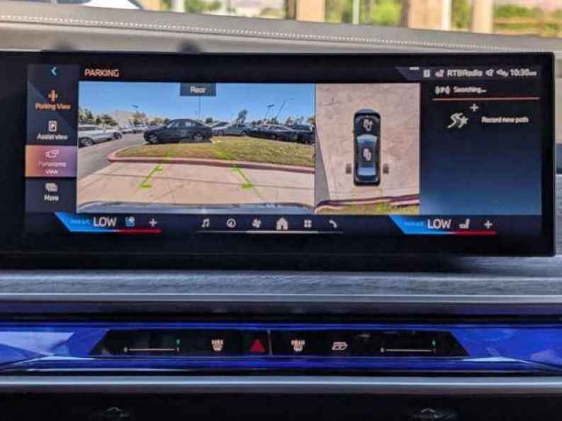 2025 BMW i7 50 - Photo 14