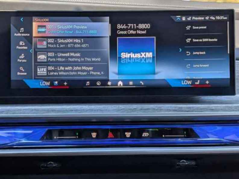 2025 BMW i7 50 - Photo 15