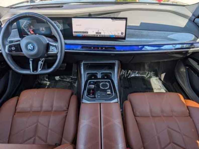 2025 BMW i7 50 - Photo 19