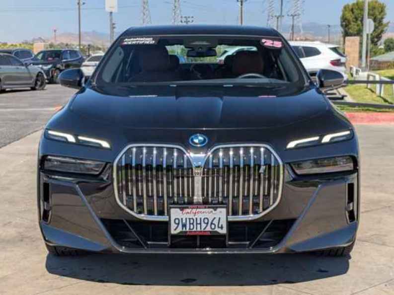 2025 BMW i7 50 - Photo 2