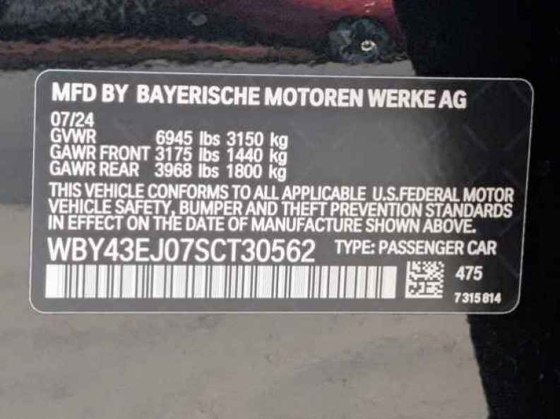 2025 BMW i7 50 - Photo 28