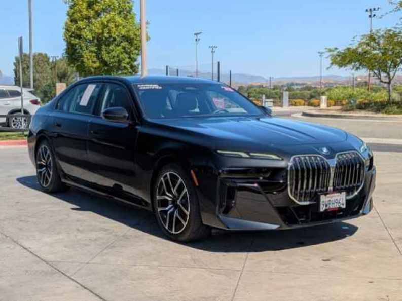 2025 BMW i7 50 - Photo 3