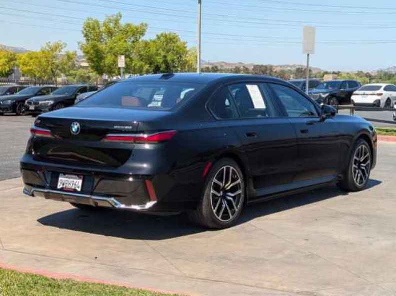 2025 BMW i7 50 - Photo 5