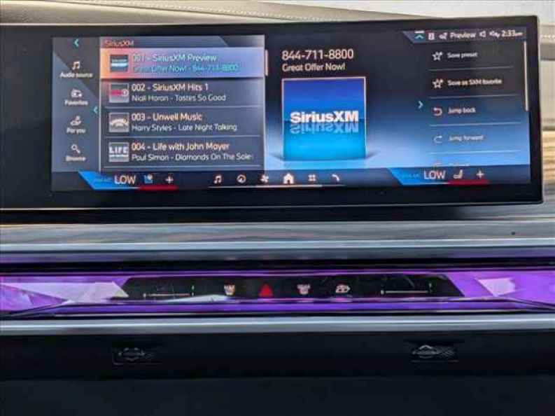 2025 BMW i7 50 - Photo 15
