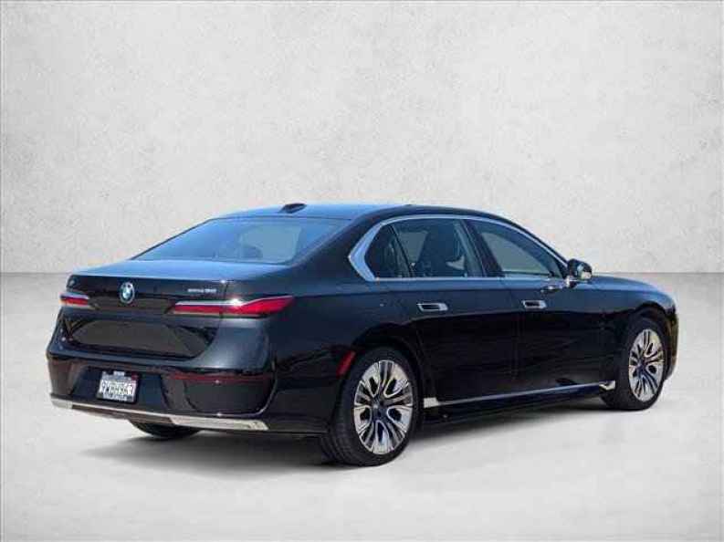 2025 BMW i7 50 - Photo 5