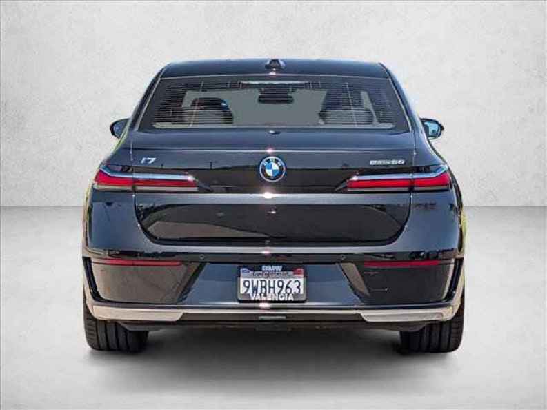 2025 BMW i7 50 - Photo 7