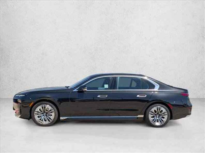 2025 BMW i7 50 - Photo 9