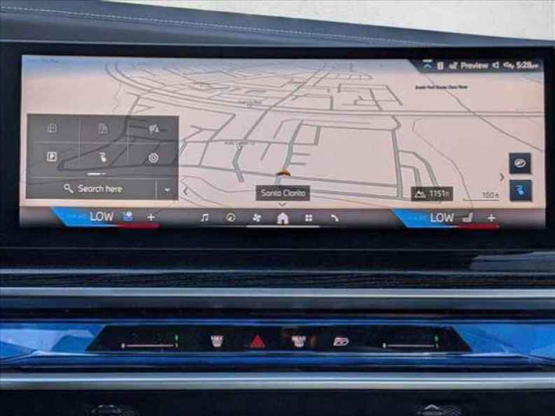 2025 BMW i7 50 - Photo 13