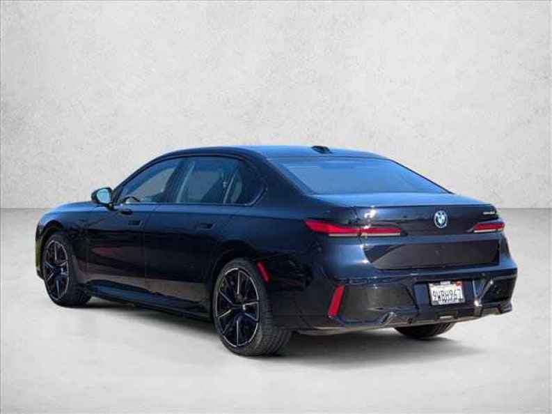 2025 BMW i7 50 - Photo 8