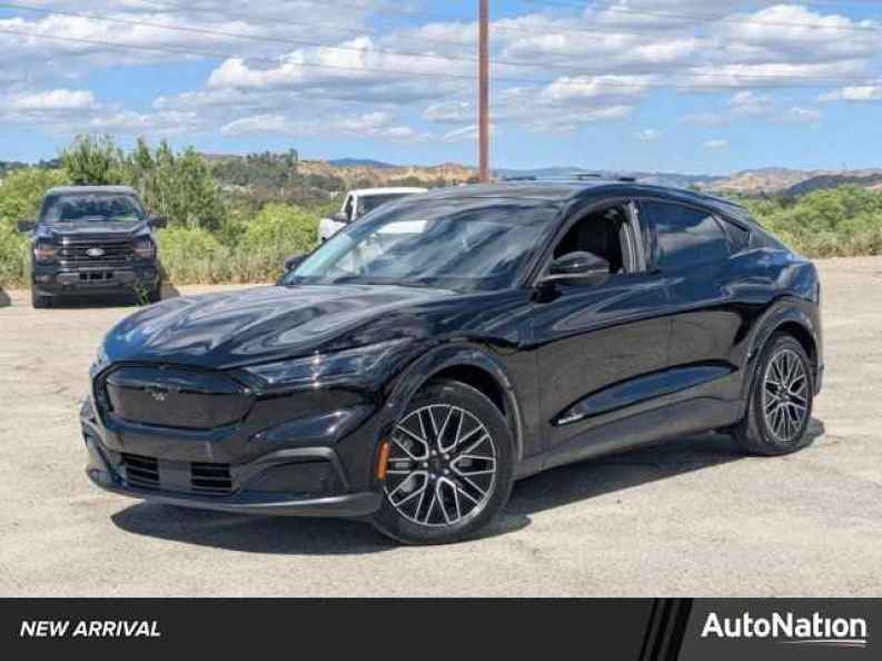 2025 Ford Mustang-Mach-e Premium's photo