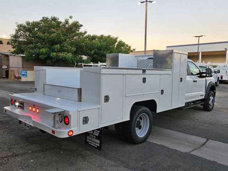 2025 Ford F-550 Super Duty Chassis Cab XL - Photo 2