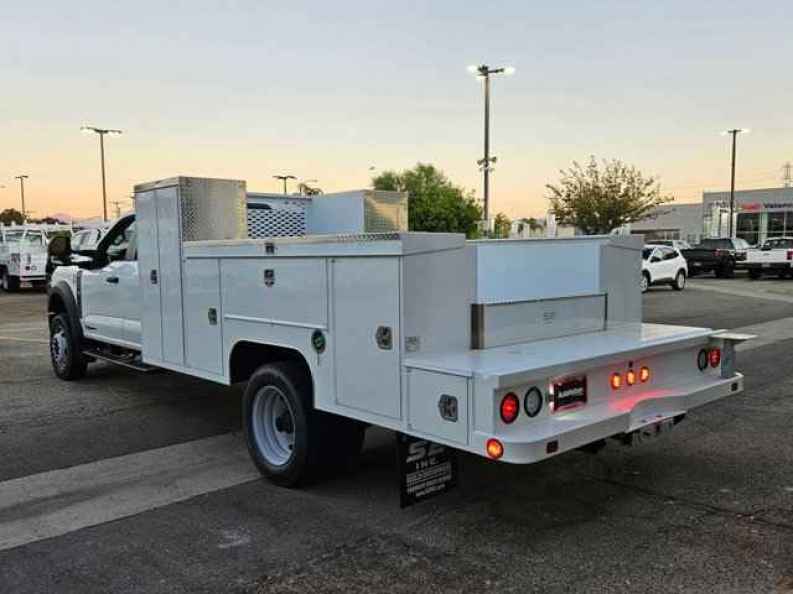 2025 Ford F-550 Super Duty Chassis Cab XL - Photo 8