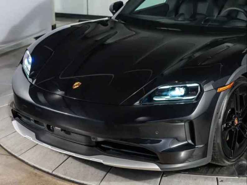 2025 Porsche Taycan Base - Photo 11