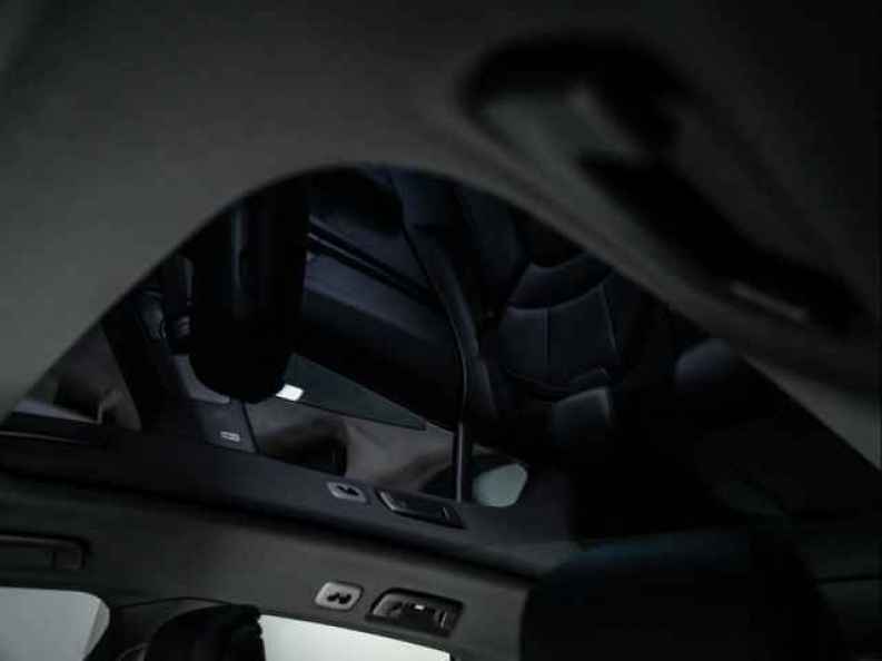 2025 Porsche Taycan Base - Photo 17