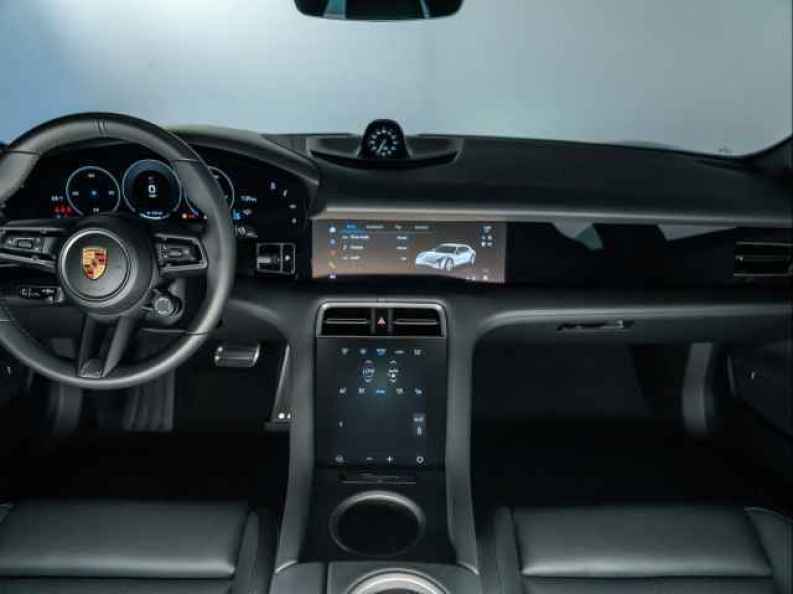 2025 Porsche Taycan Base - Photo 18