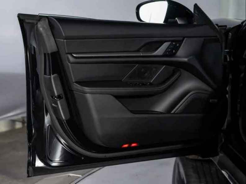 2025 Porsche Taycan Base - Photo 24