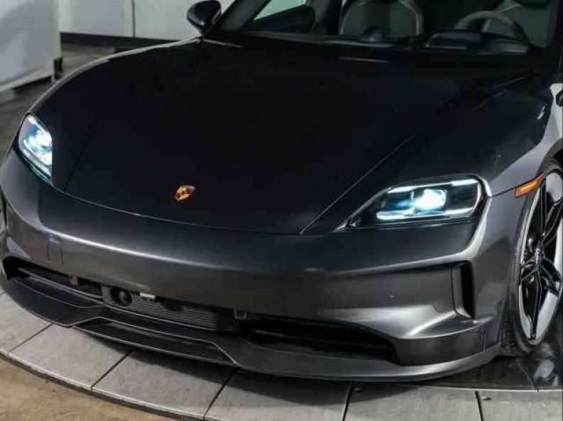 2025 Porsche Taycan S - Photo 11